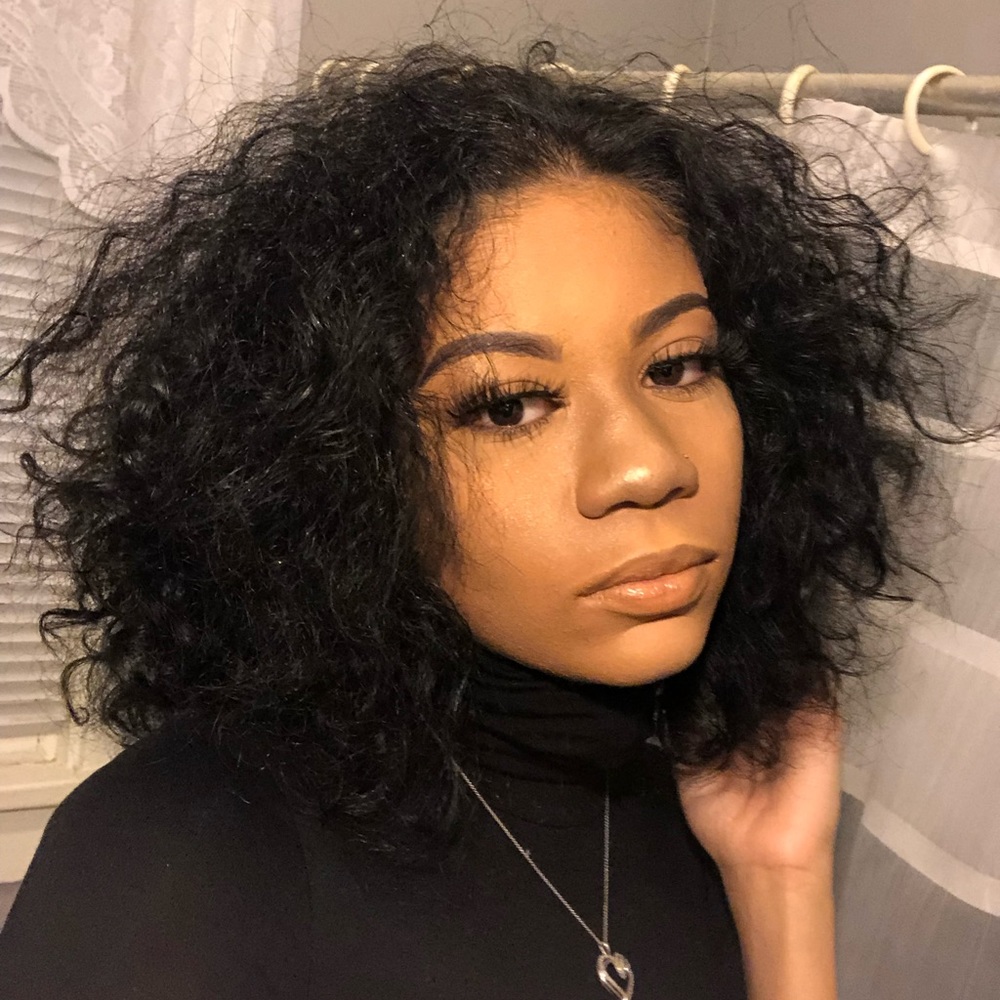 Meet your Posher, Meya